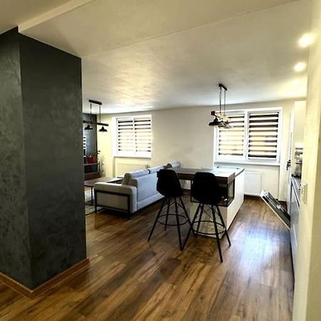 Modern Apartment In City Centre Banska Bystrica Exterior photo